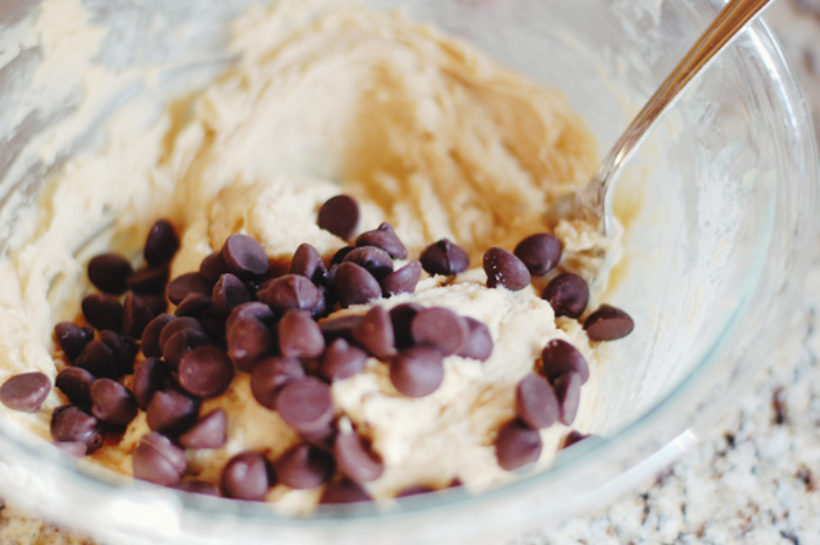 in my kitchen baking egg-free chocolate chip cookies! [because i have a major cookie problem.]