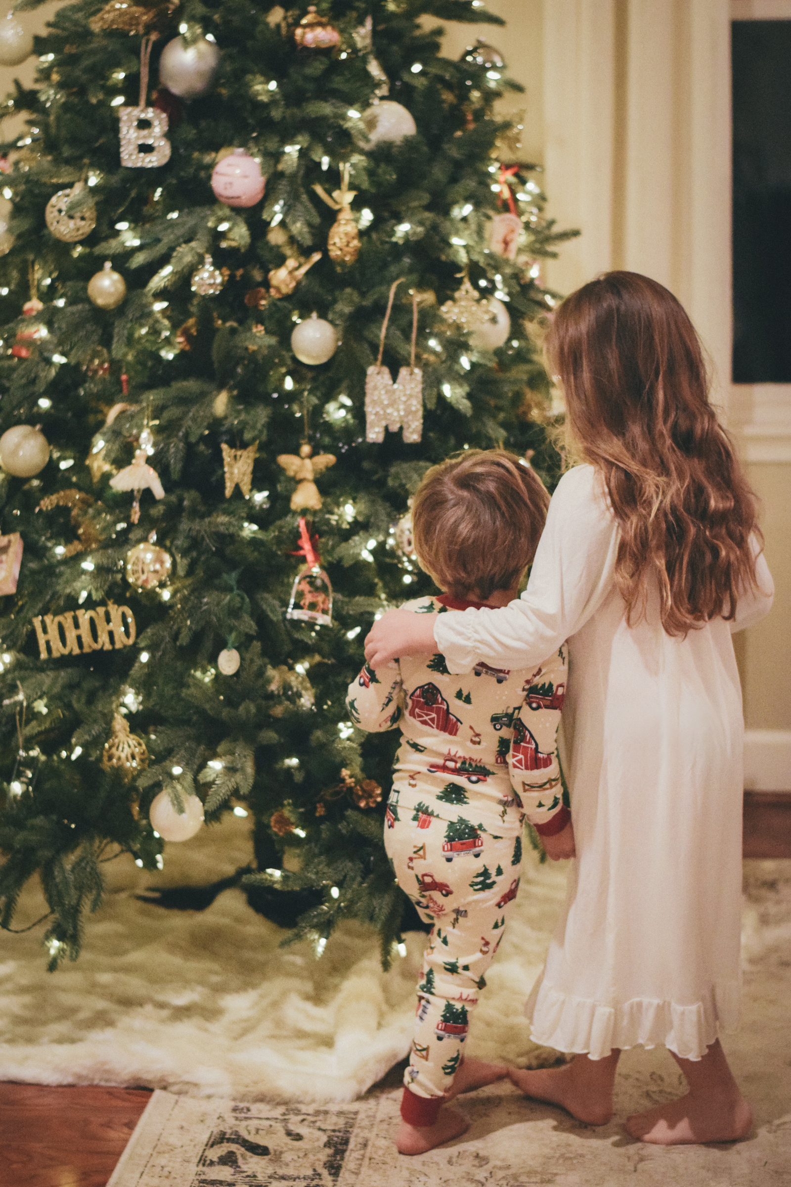 christmas jammies and amish donuts and farmhome FEEPovers... | life of ...